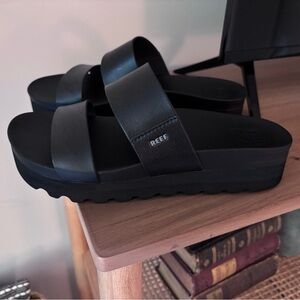Reef Cushion Vista Hi Sandals - Black Size 8 New
